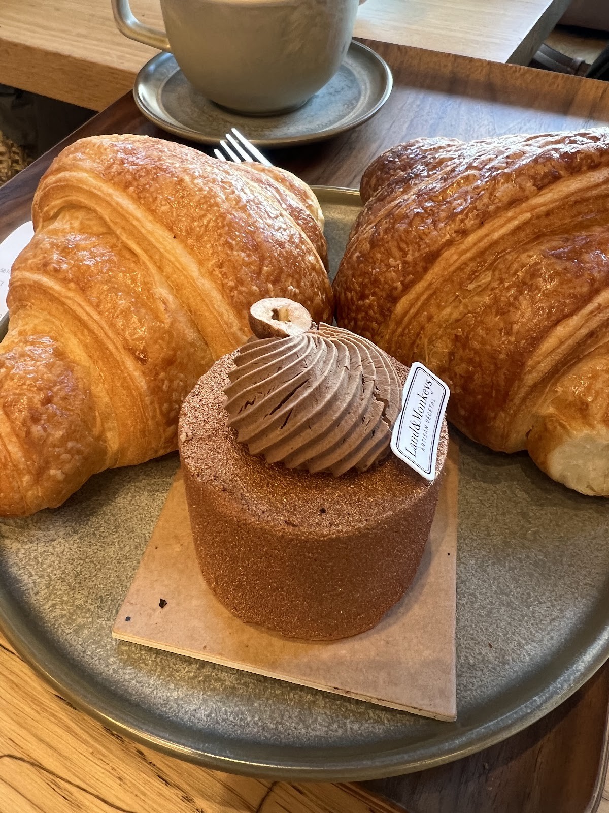 Land&Monkeys Roquette: food & drinks