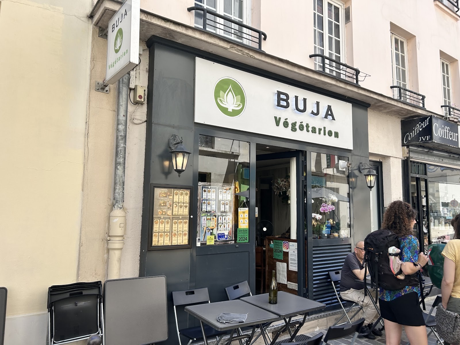 Buja Végétarien: the place
