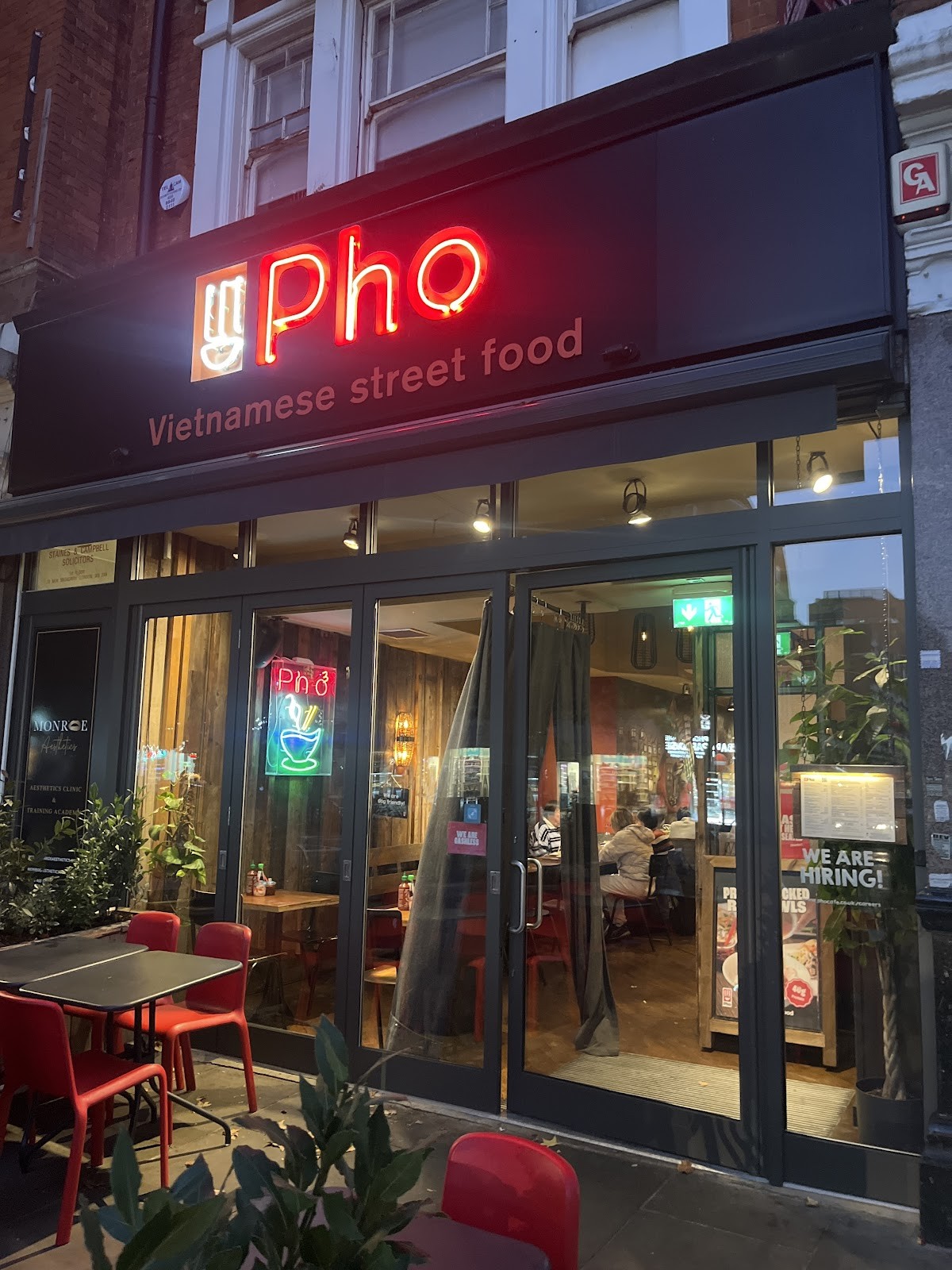 Pho Ealing: the place