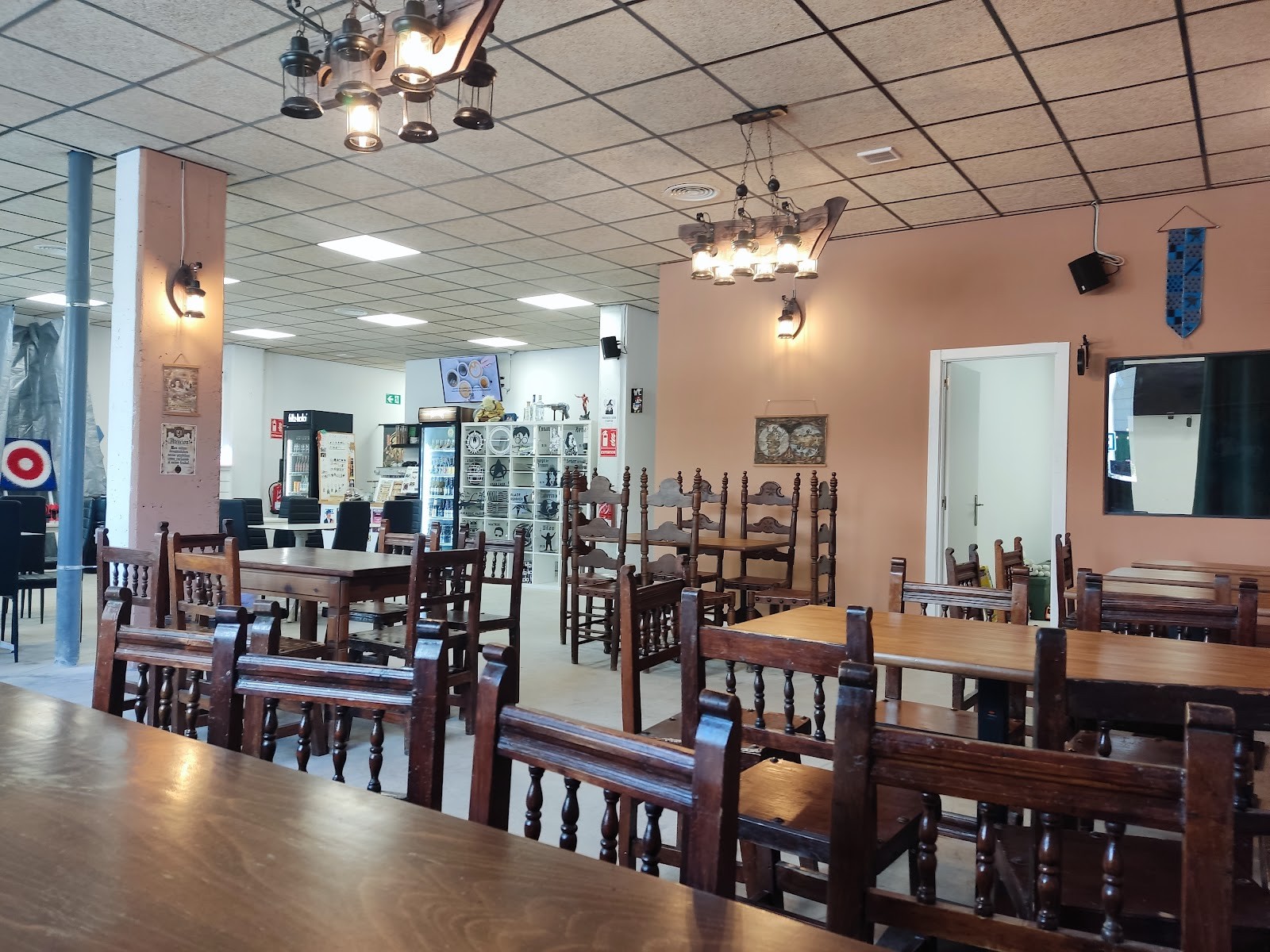Mundorum Viator Bar: the place