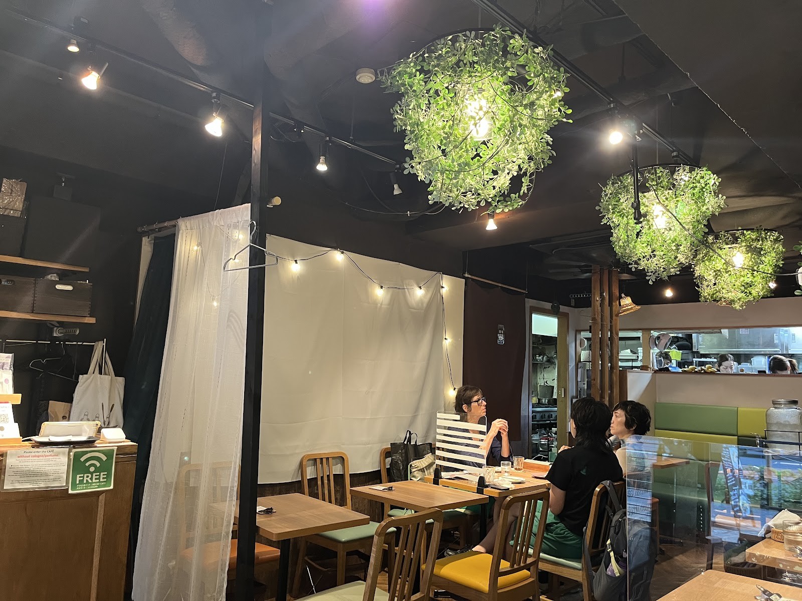KO－SO CAFE: the place