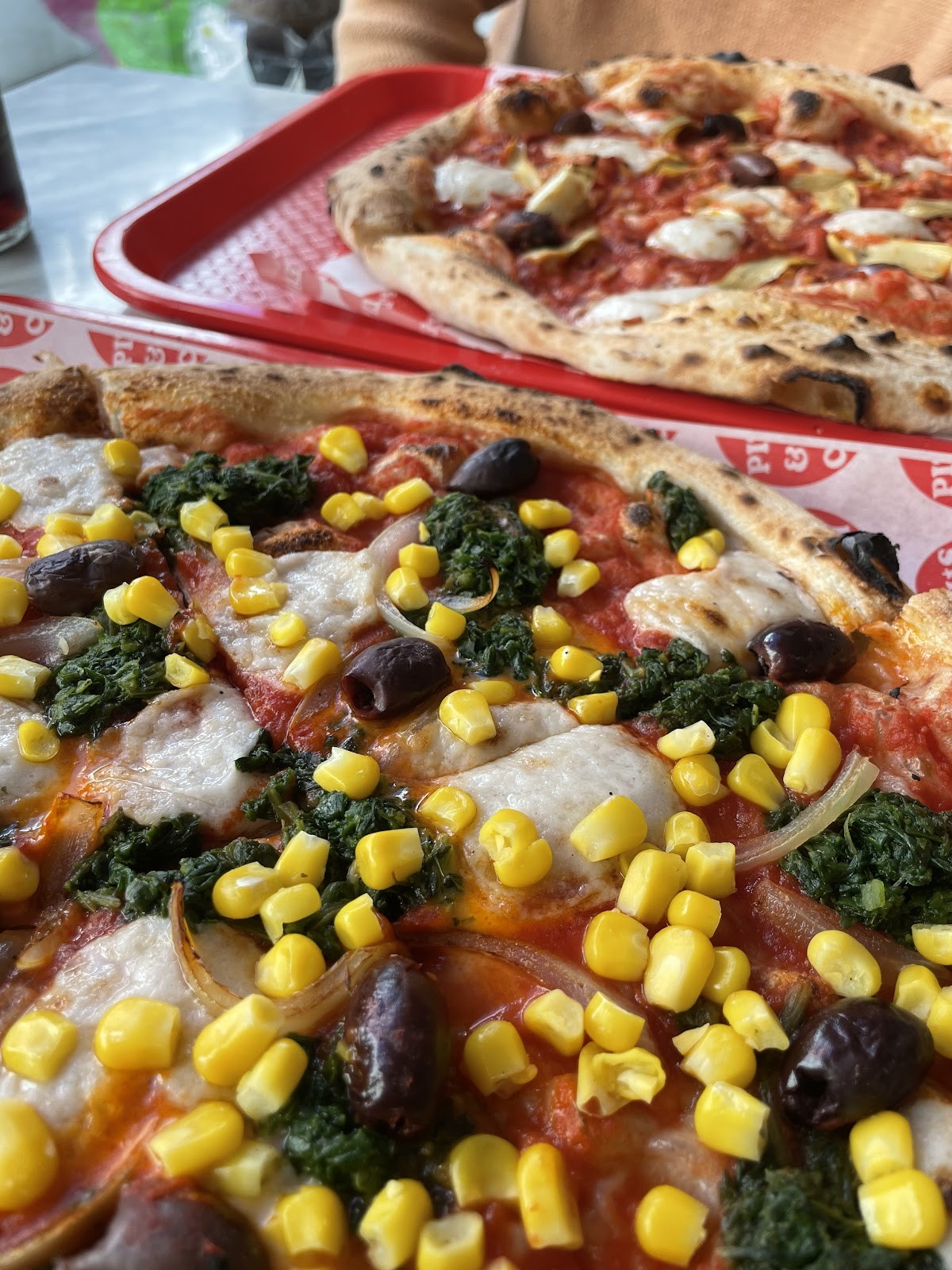 Pizzis and Cream: food & drinks