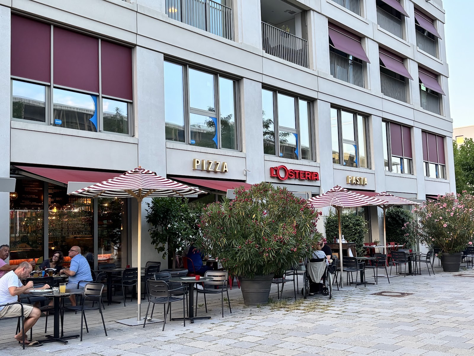 L'Osteria München Bauhausplatz: the place