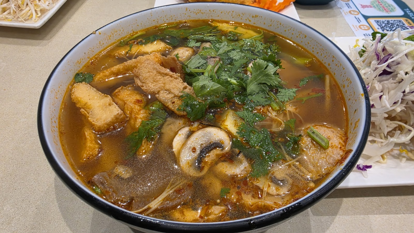Loving Hut: food & drinks
