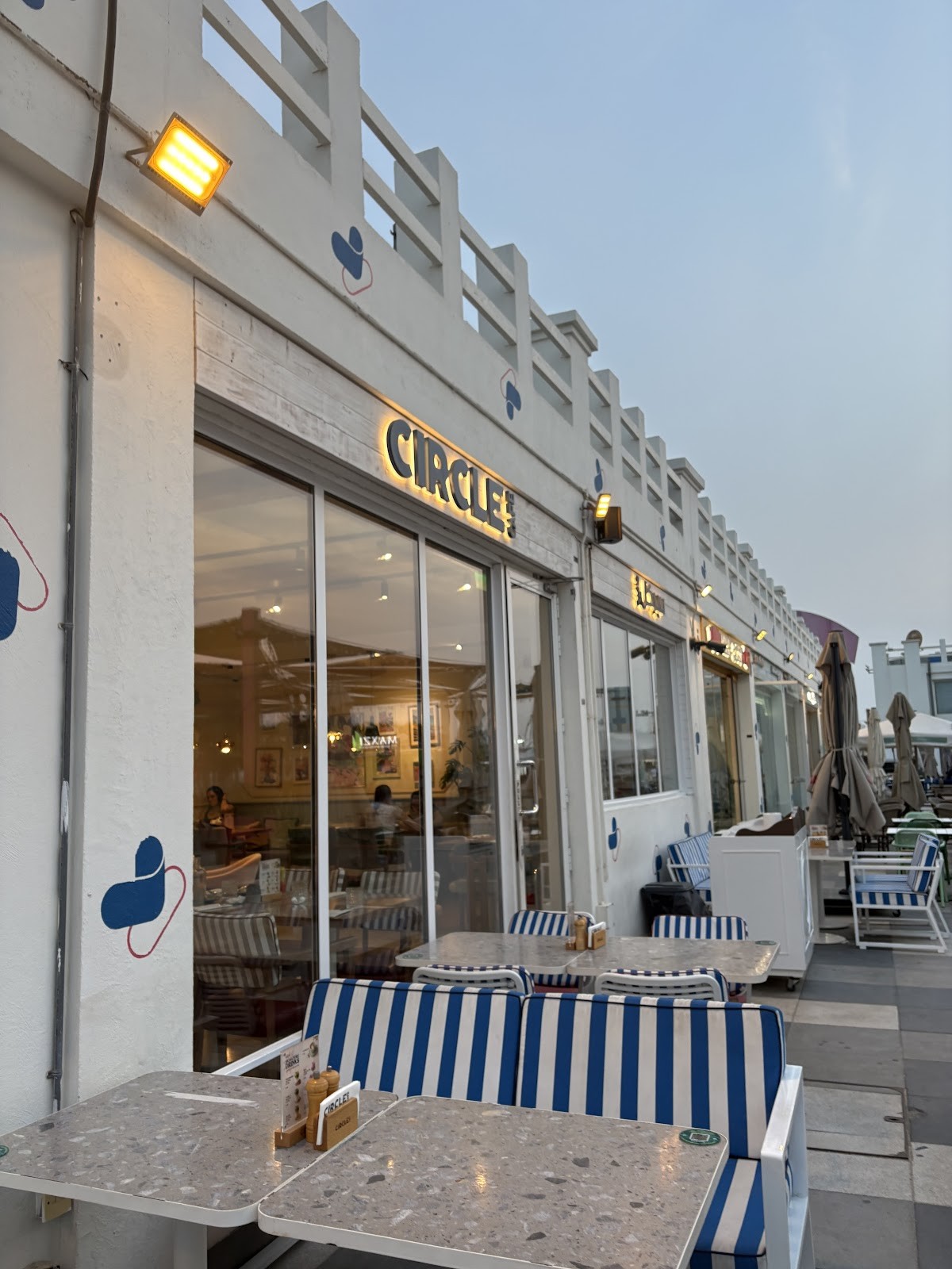 Circle Café Kite Beach: the place