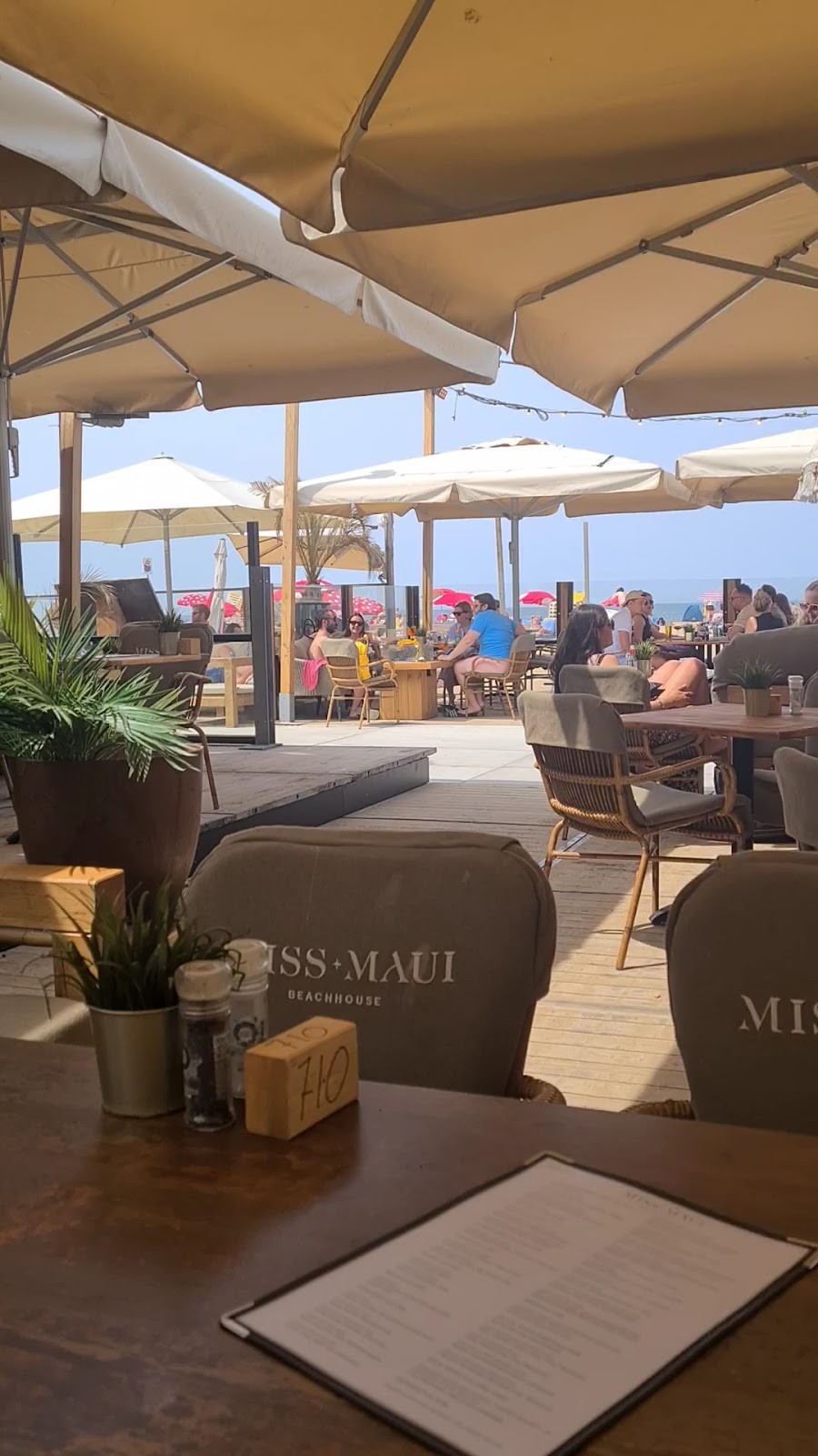 Mood Beach: the place