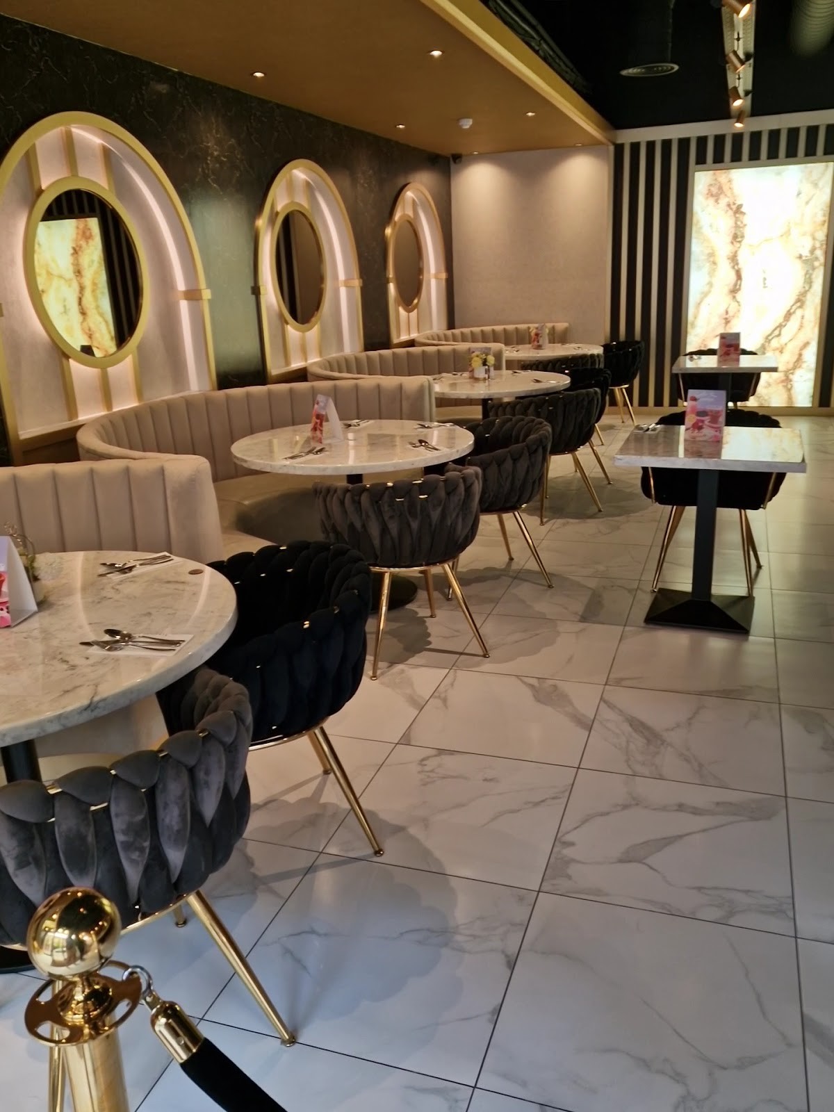 Heavenly Desserts Glasgow, Sauchiehall Street: the place