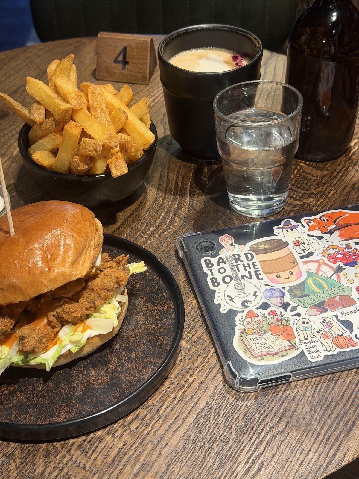 Hinterland Alcohol-Free Bar and Cafe: food & drinks
