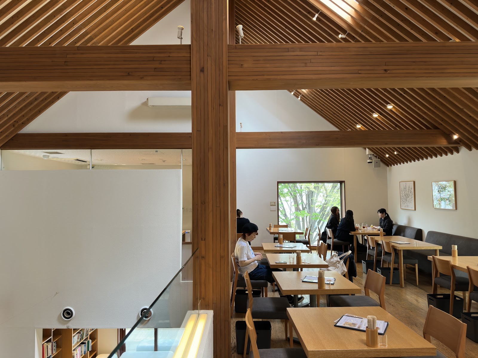 Vegetable club oto no ha Café: the place
