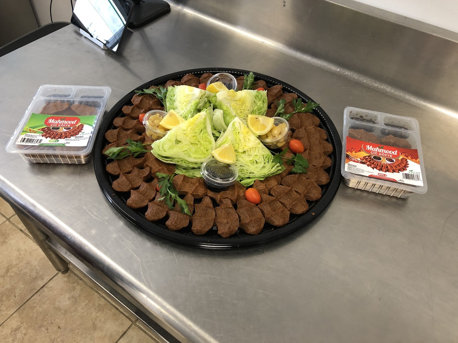 Mahmood cigkofte: food & drinks