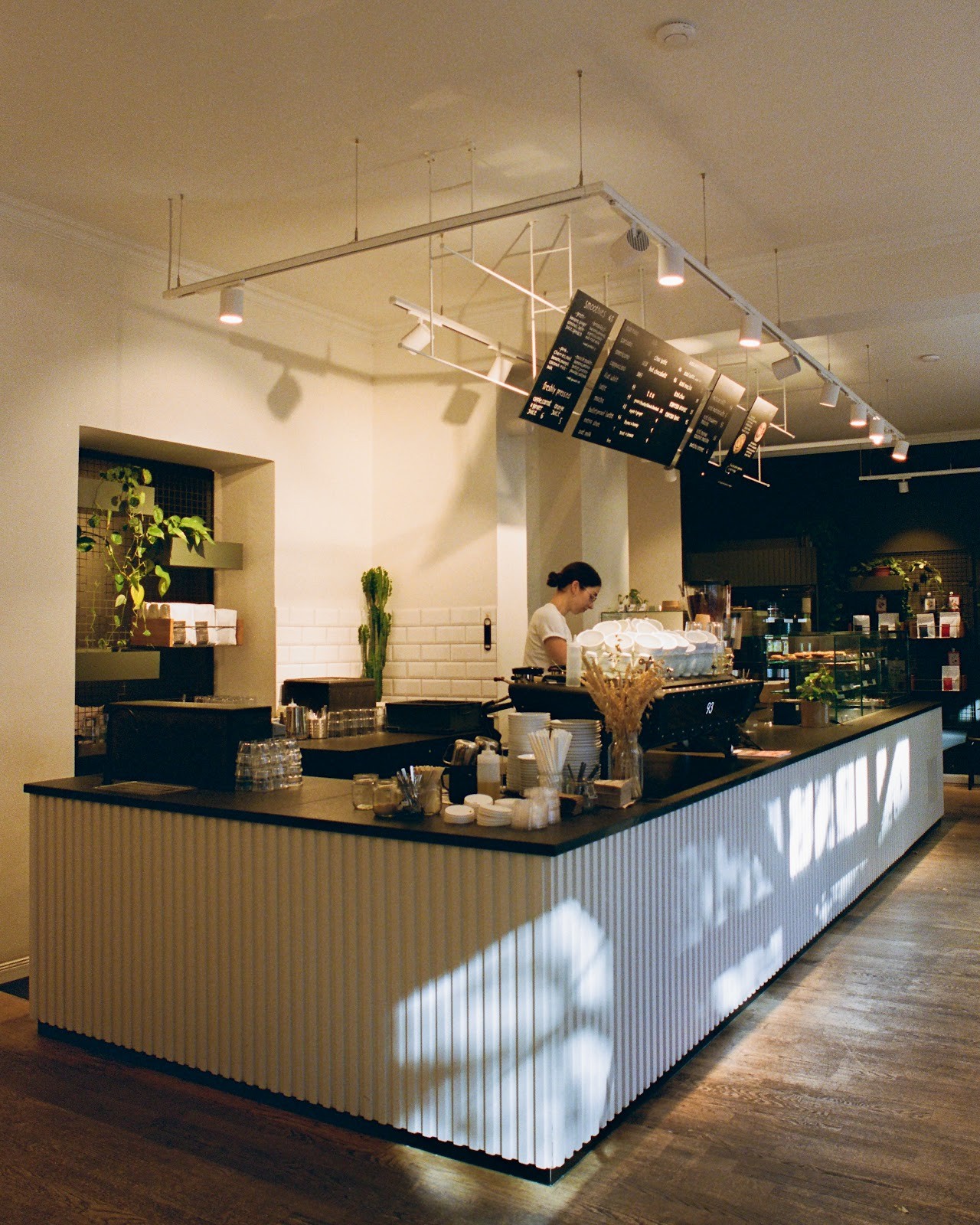 cafe neundrei: the place