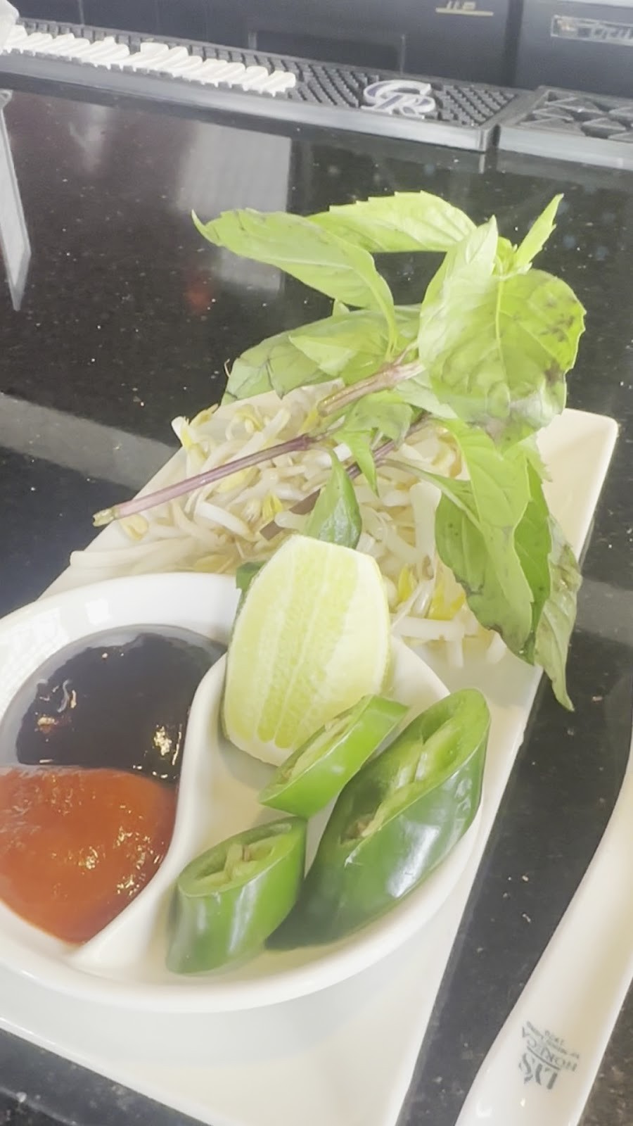 Anise, Modern Vietnamese Eatery: food & drinks
