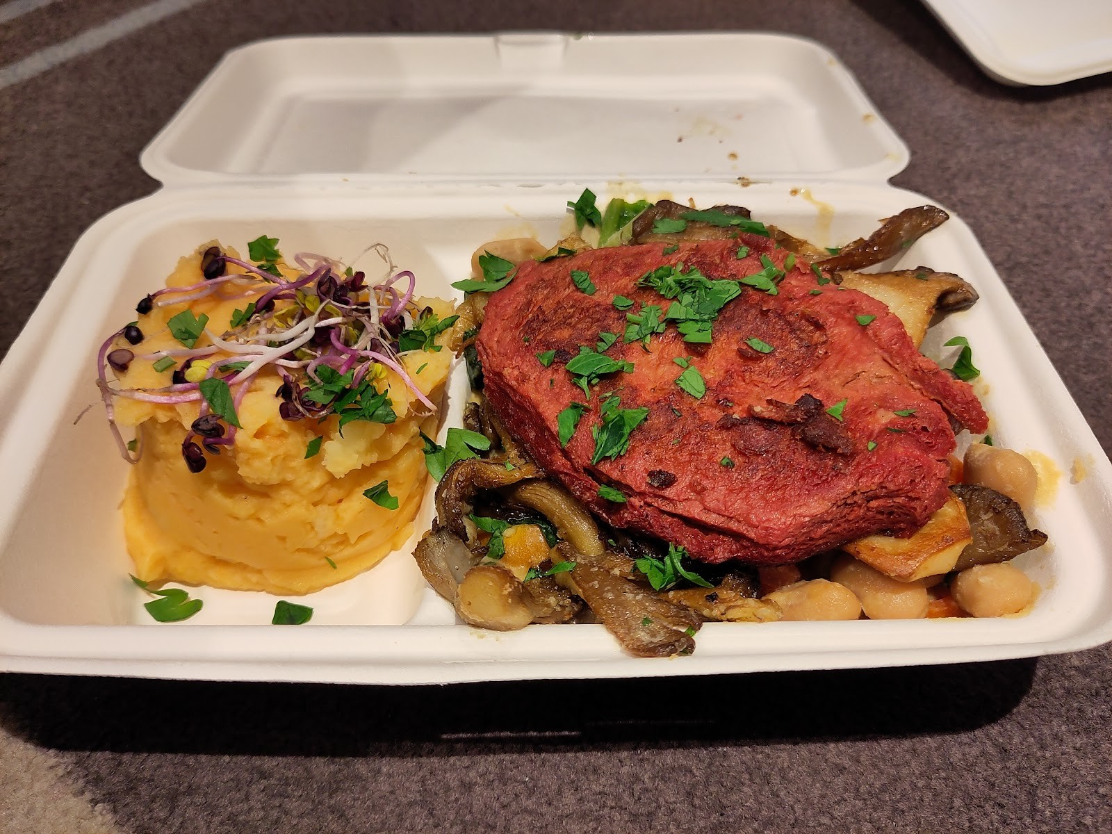Max Pett... Das vegane Restaurant: food & drinks
