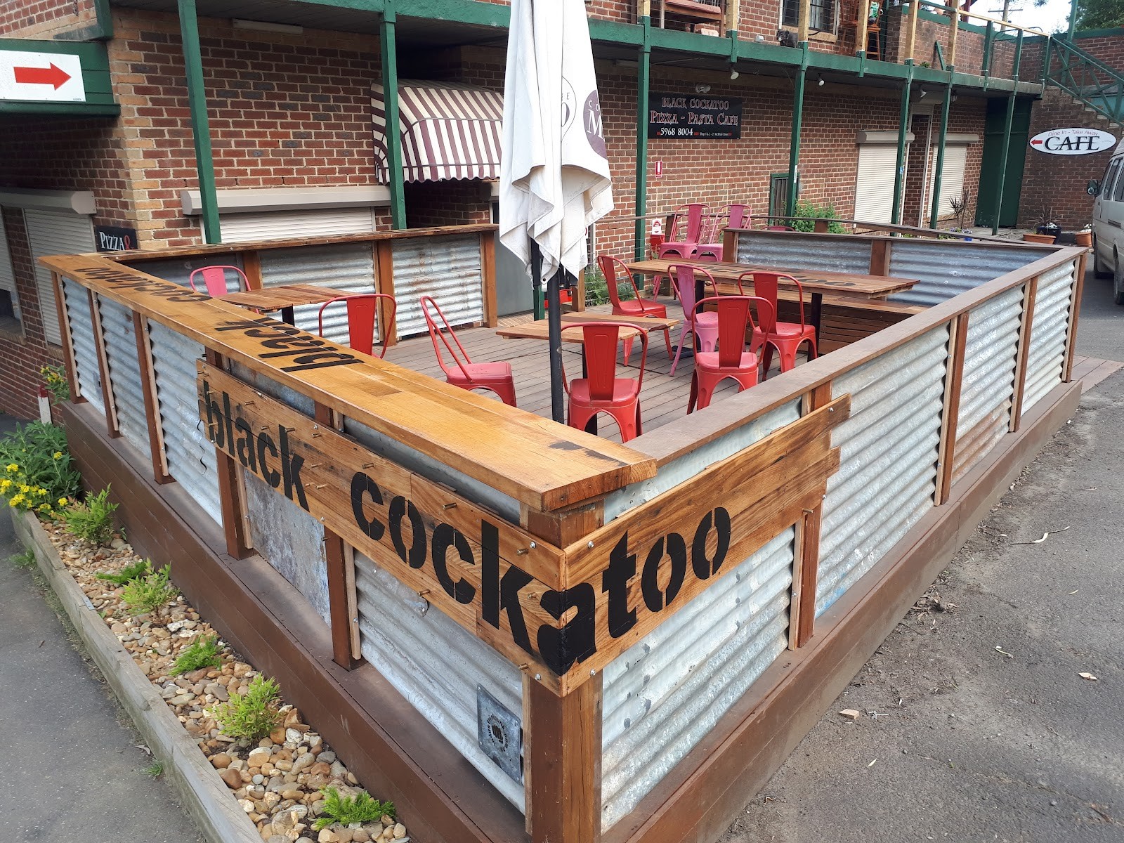 The Black Cockatoo: the place