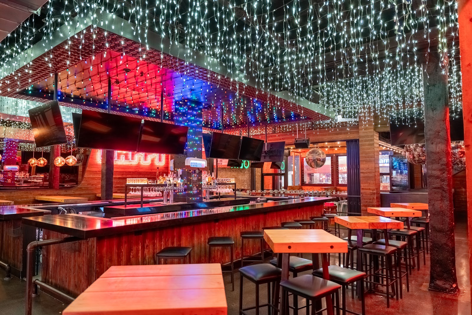 Happy Camper Pizza: the place
