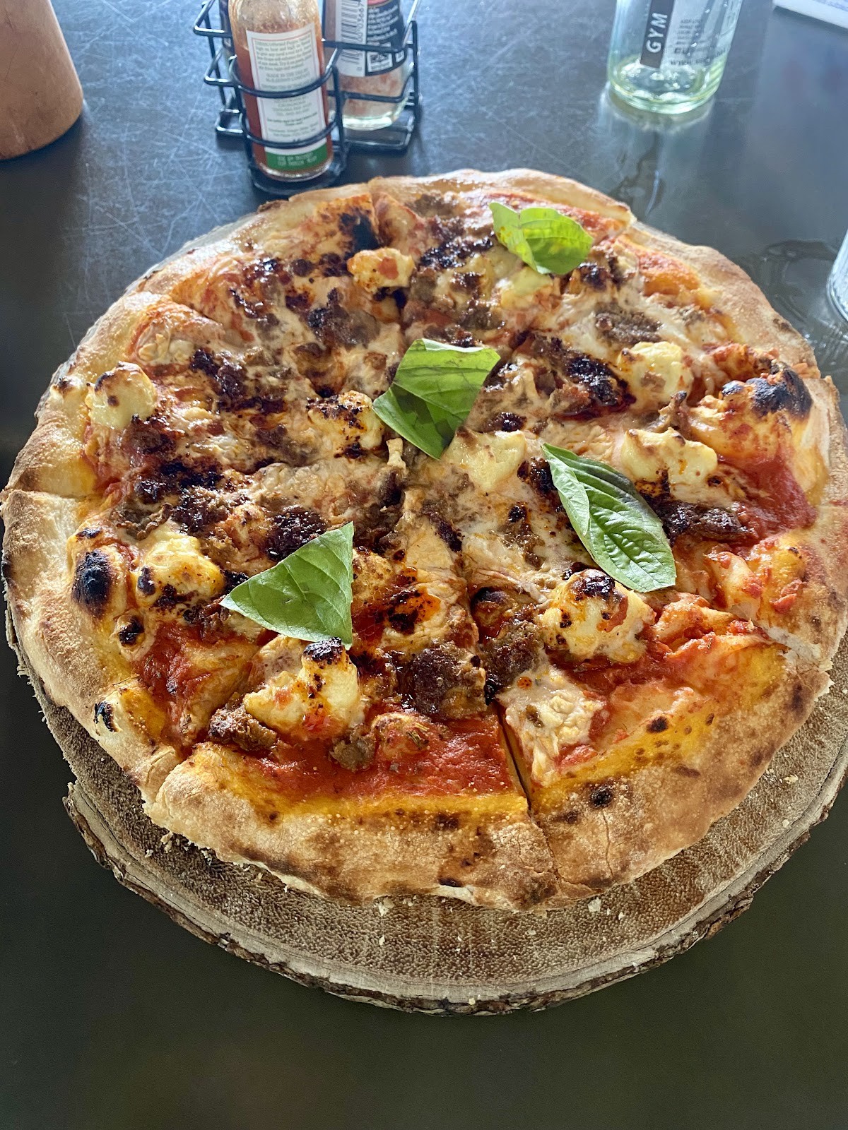 VIZZA: food & drinks