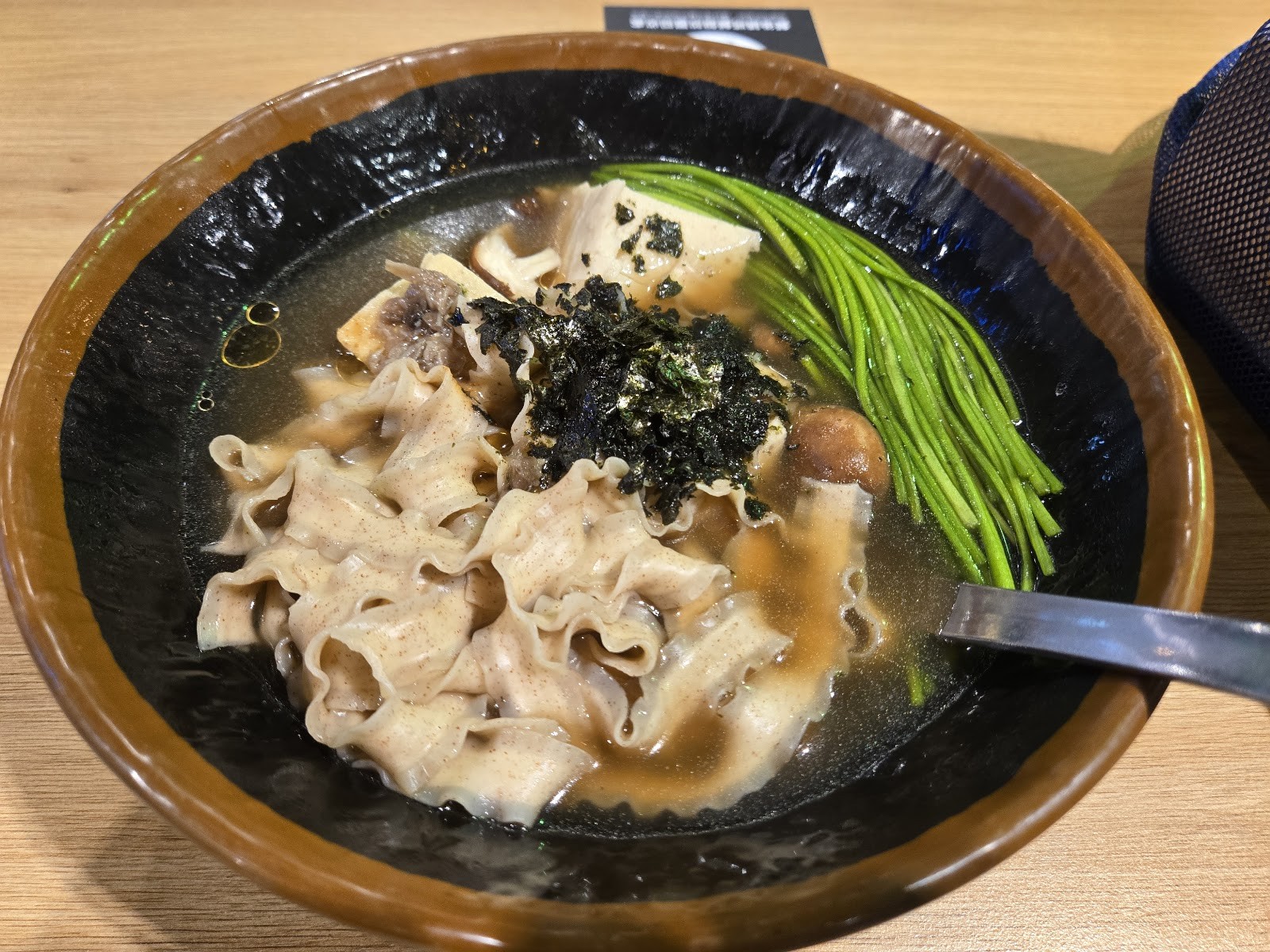 VEGE CREEK 蔬河 A11店: food & drinks