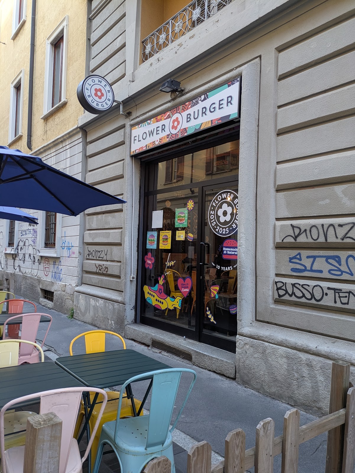 Flower Burger - Porta Genova: the place