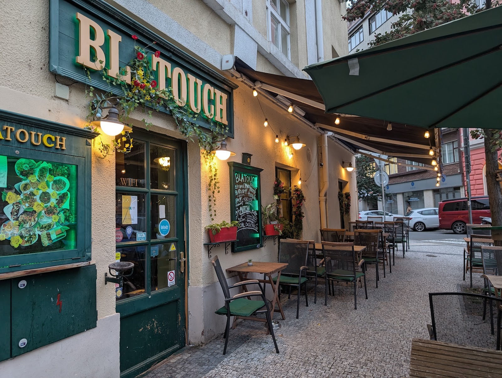 Kavárna & bistro Blatouch: the place