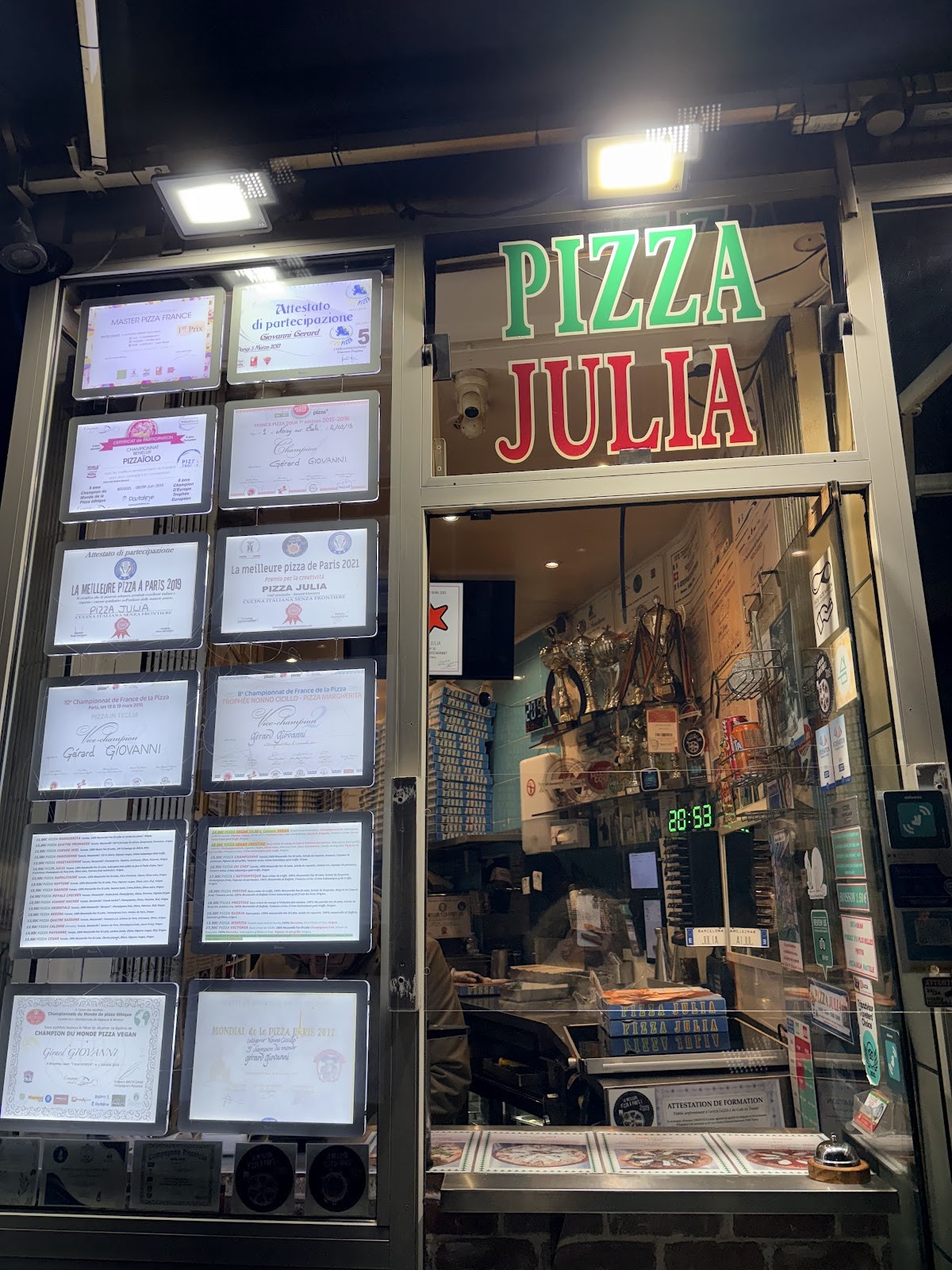 Pizza Julia: the place