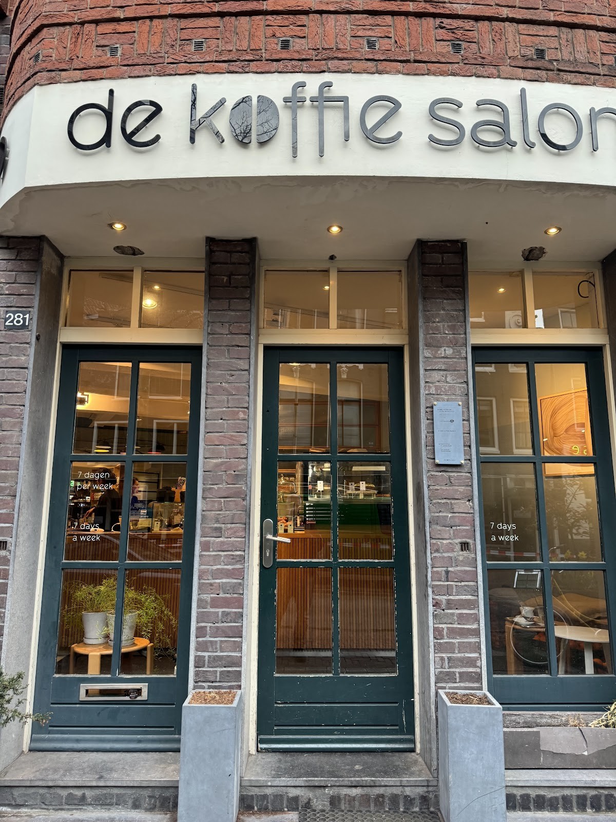 de koffie salon centrum: the place