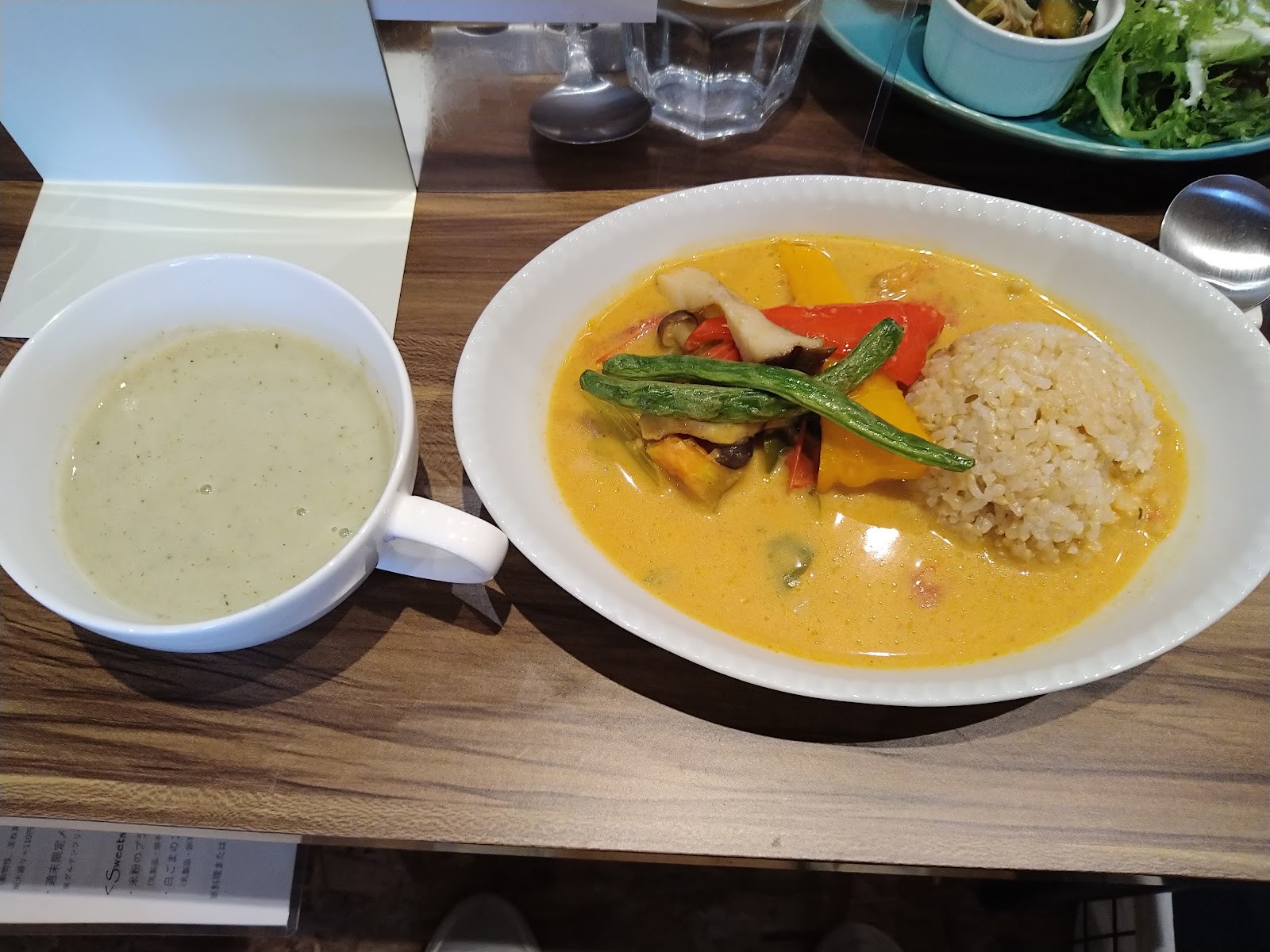 Yasai cafe KuKuri: food & drinks
