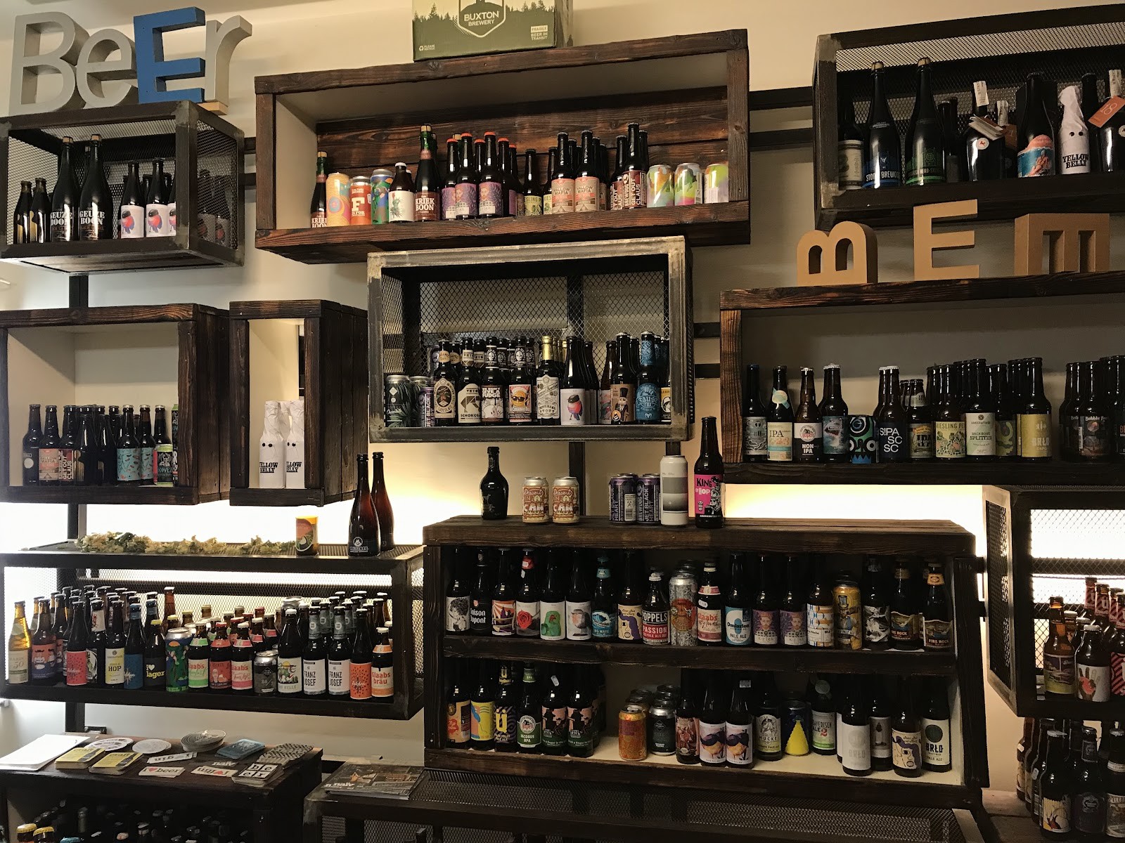 naiv: the place