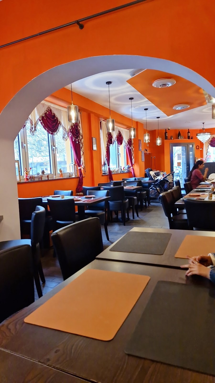 Chefs Flavour Indisches Restaurant & Catering: the place