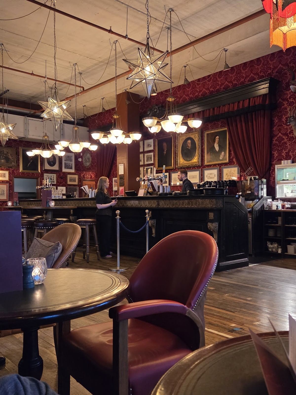 Cosy Club: the place