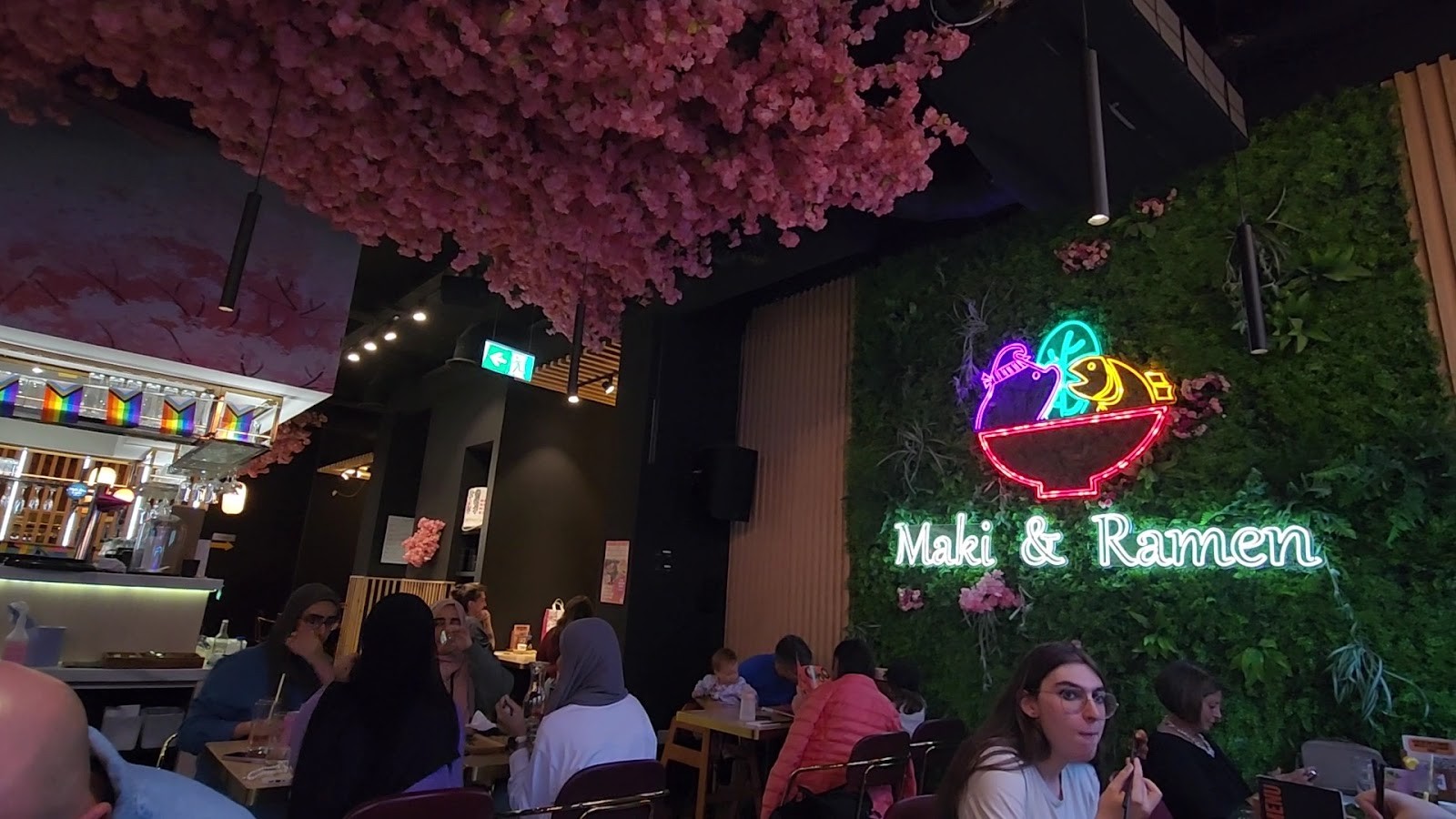 Maki & Ramen: the place