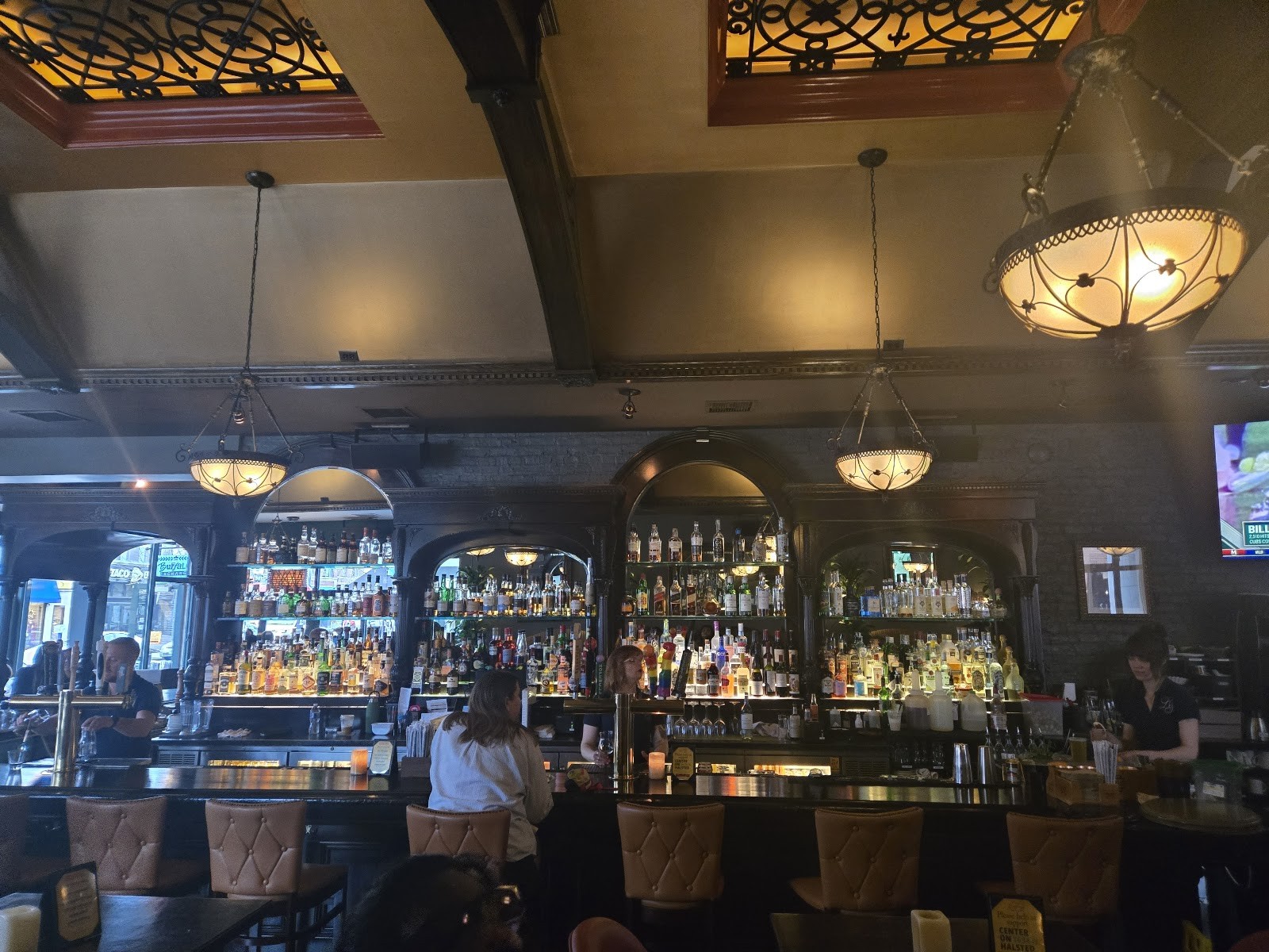 Lady Gregory's Irish Bar & Restaurant: the place