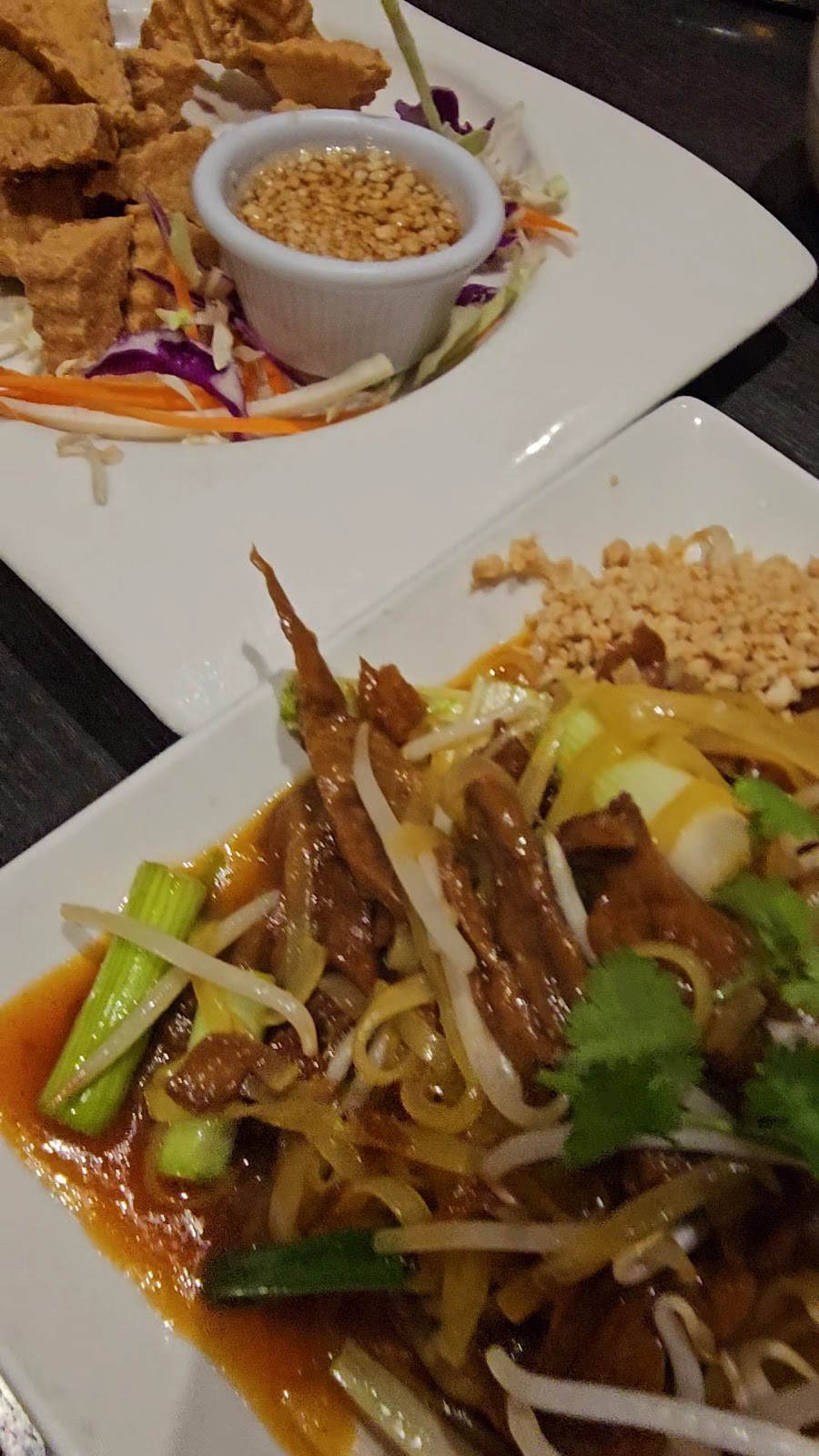 Veganic Thai Cafe: food & drinks