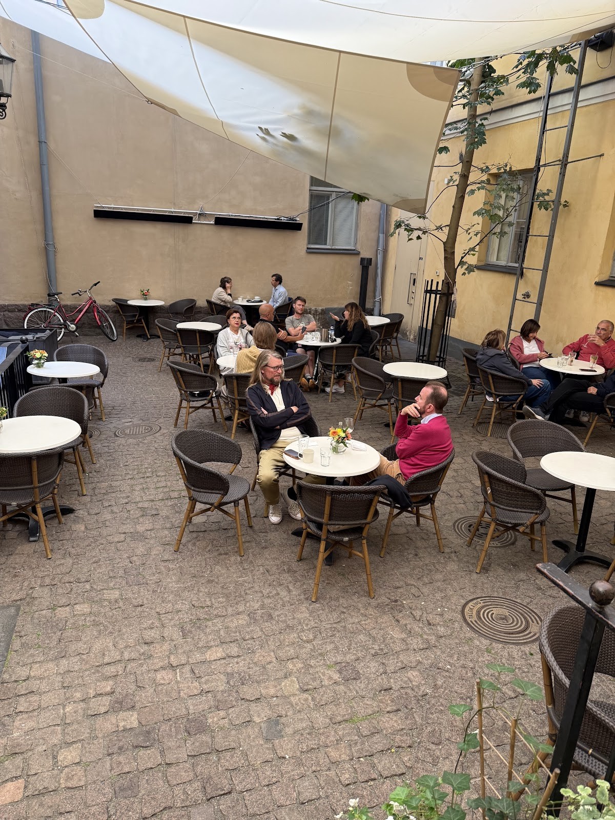 Café Engel: the place