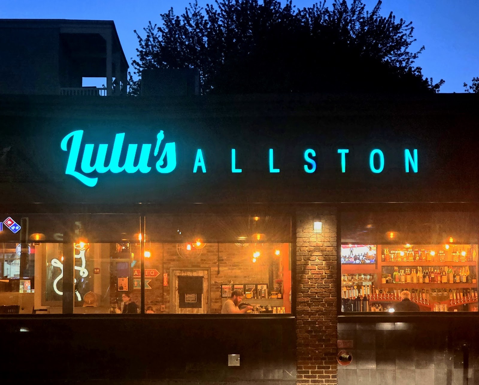 Lulu's Allston: the place