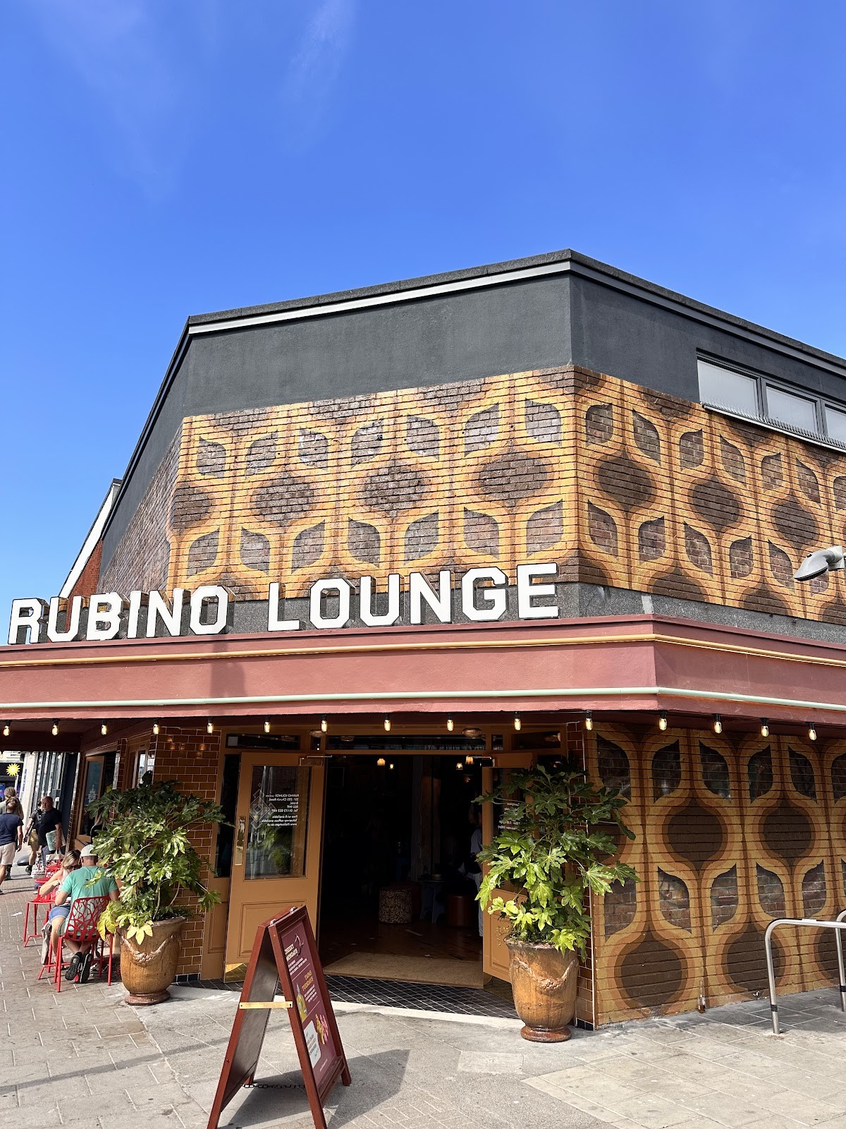 Rubino Lounge: the place