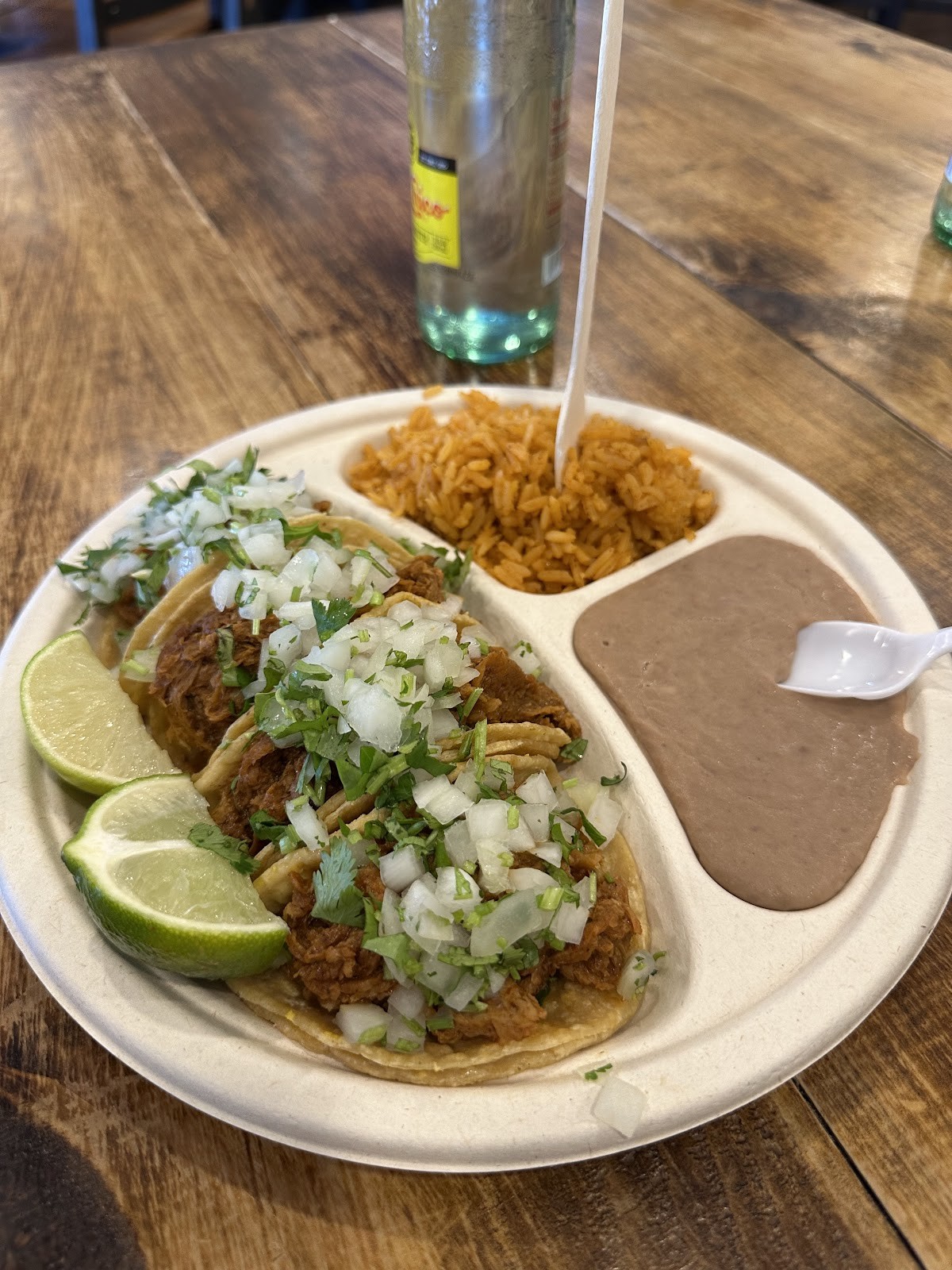 Nissi Vegan Méxican Cuisine: food & drinks