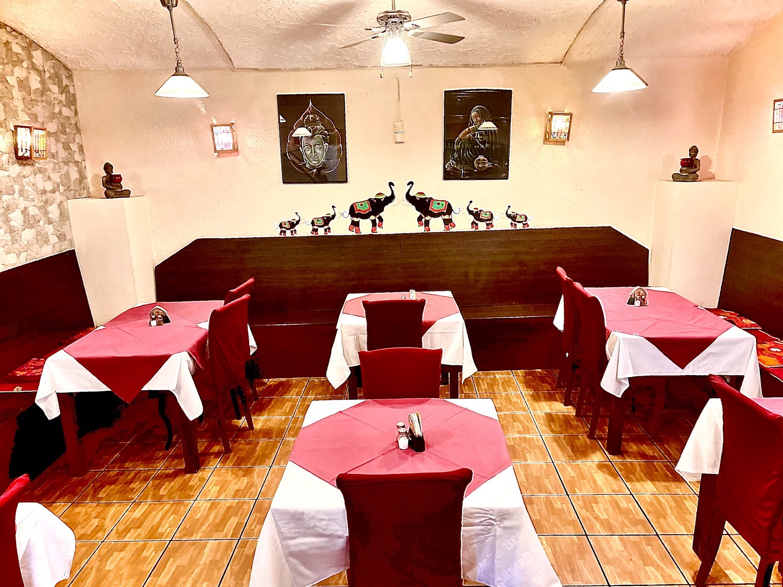 MALIKA Indická Restaurace: the place