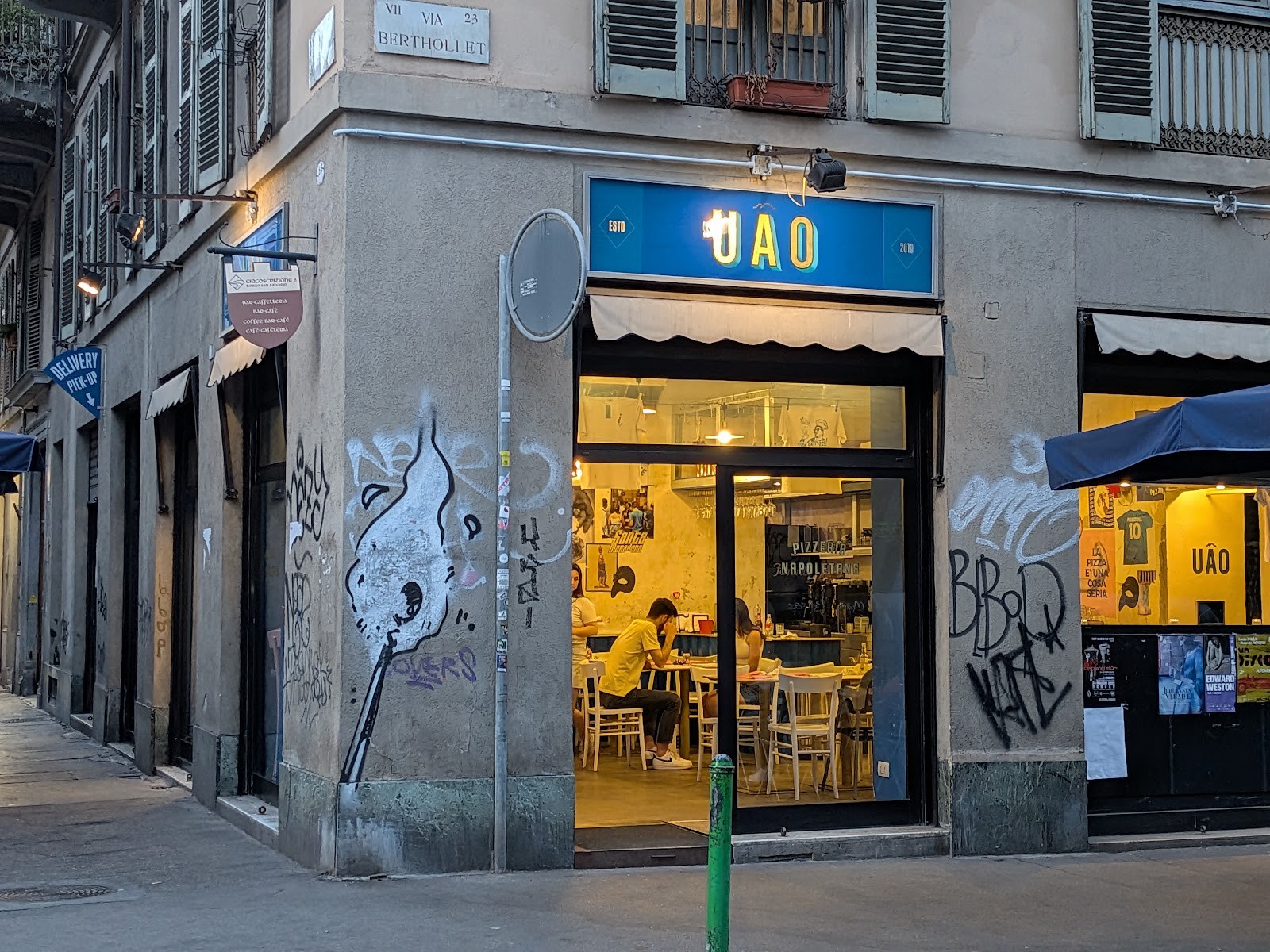 Uáo Pizza: the place