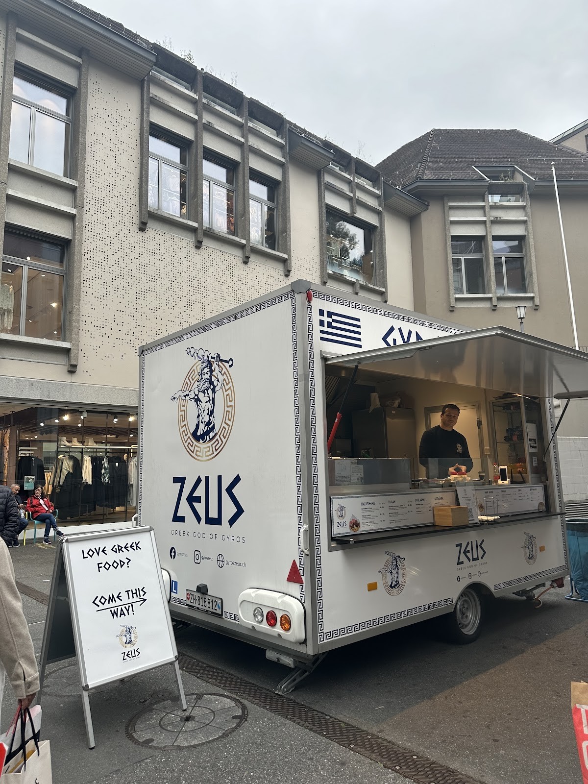 Gyros Zeus: the place