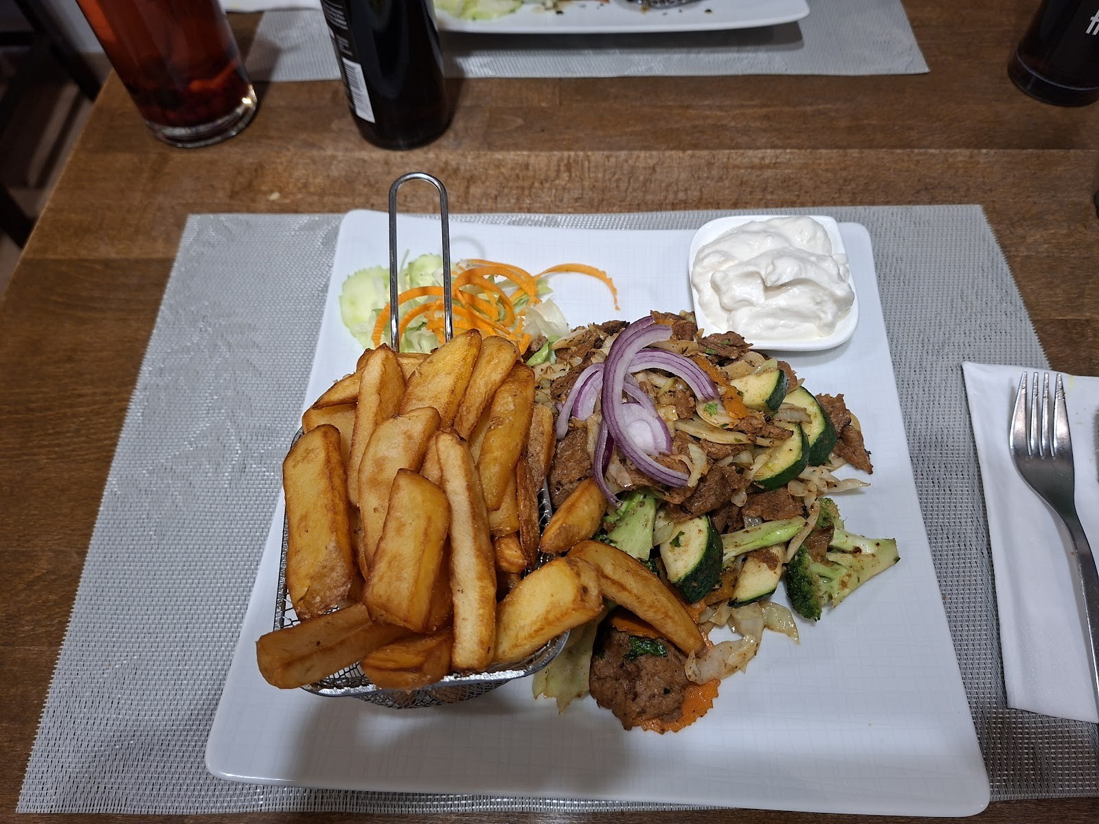 Loving Hut Neubau: food & drinks