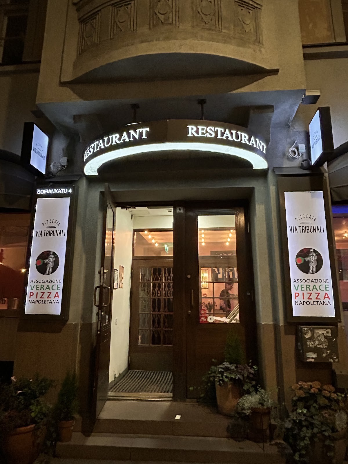 Pizzeria Via Tribunali: the place