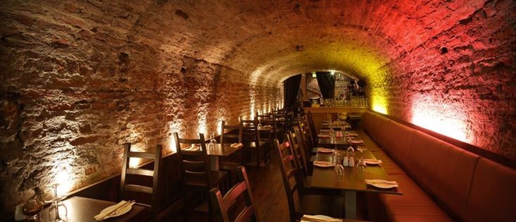 La Caverna Restaurant and Wine Bar: the place