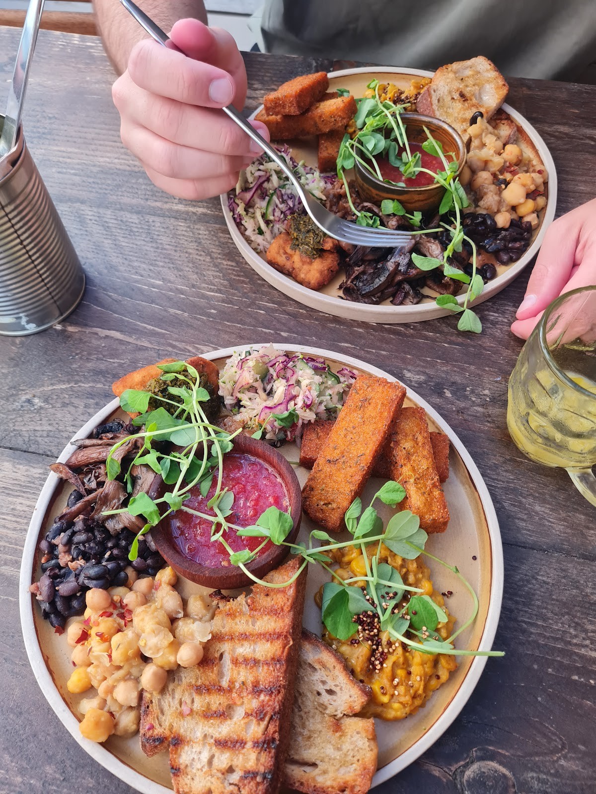 the muddy puddle: food & drinks
