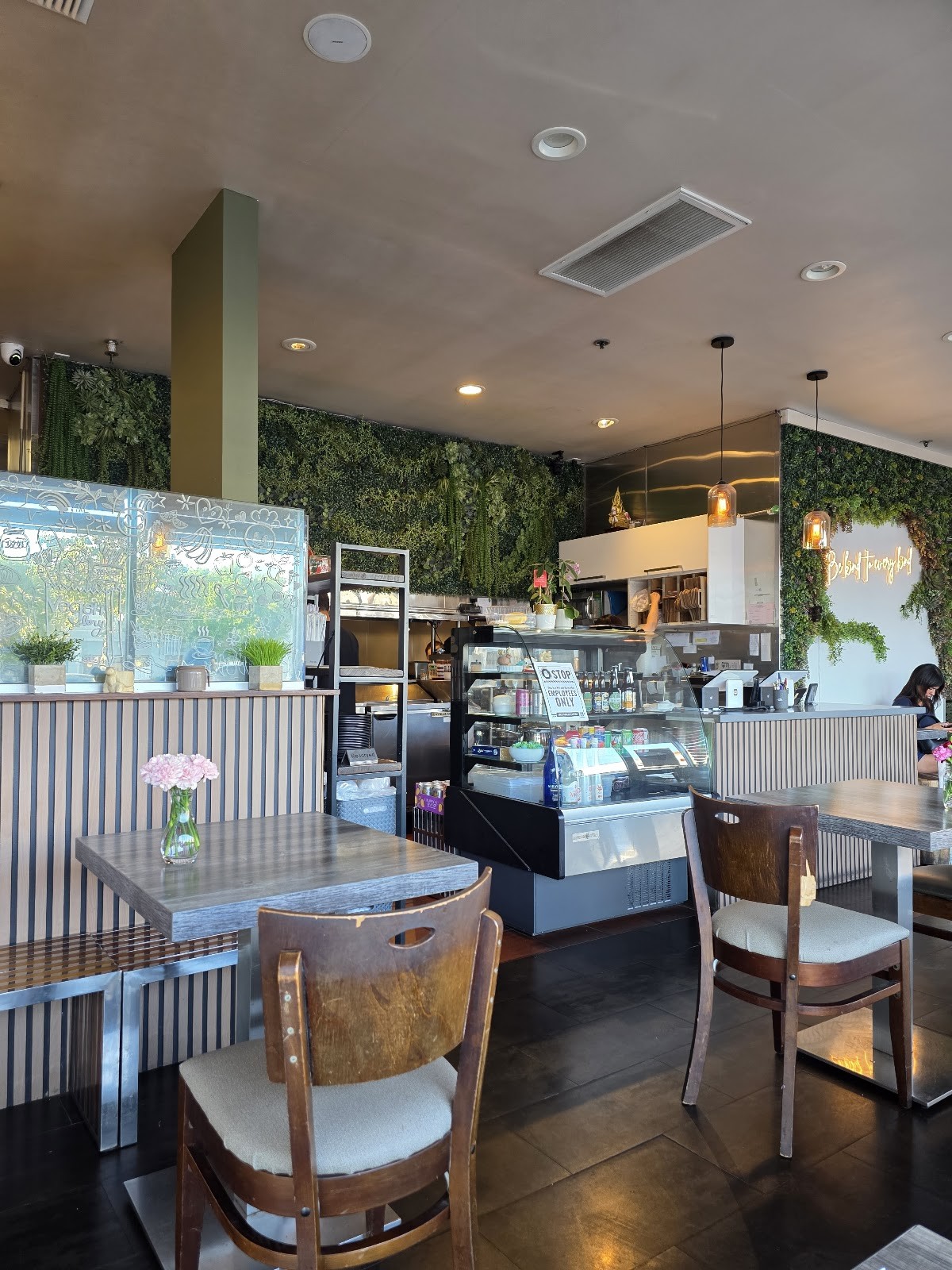 Vegan Glory: the place