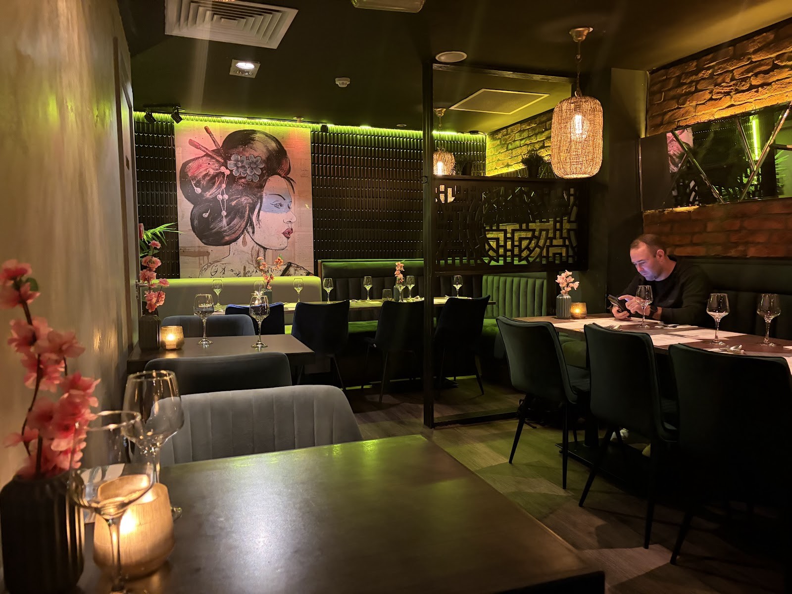 Lychee Oriental: the place