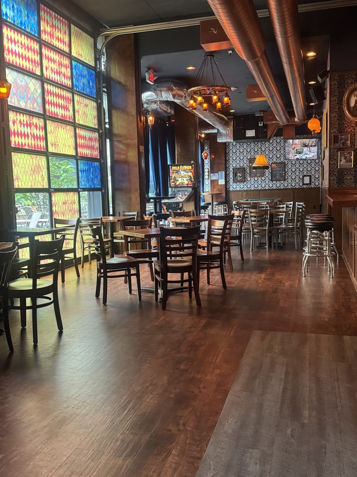 Neighbor Lady Public House: the place