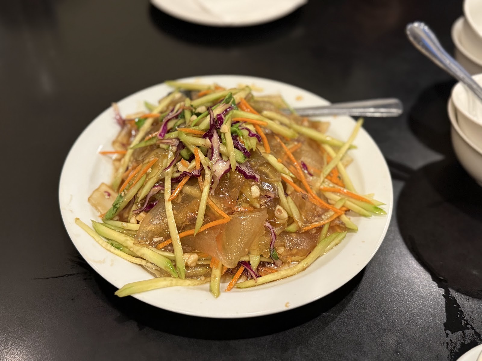 Chin's Kitchen: food & drinks
