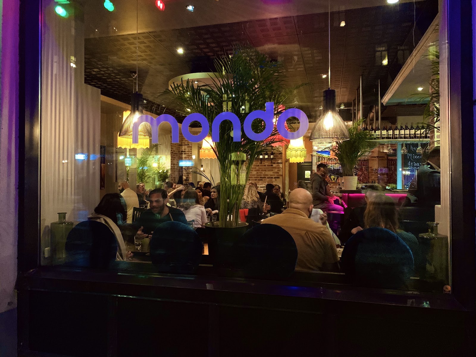 Mondo Tapas Bar & Restaurant: the place