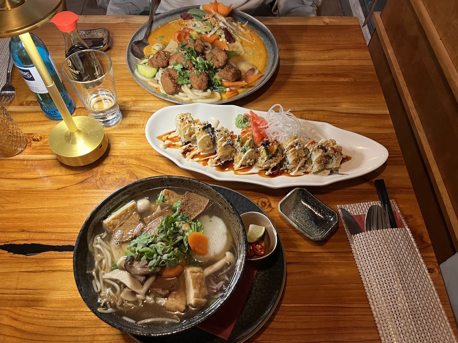 Tokymon Chay Restaurant: food & drinks