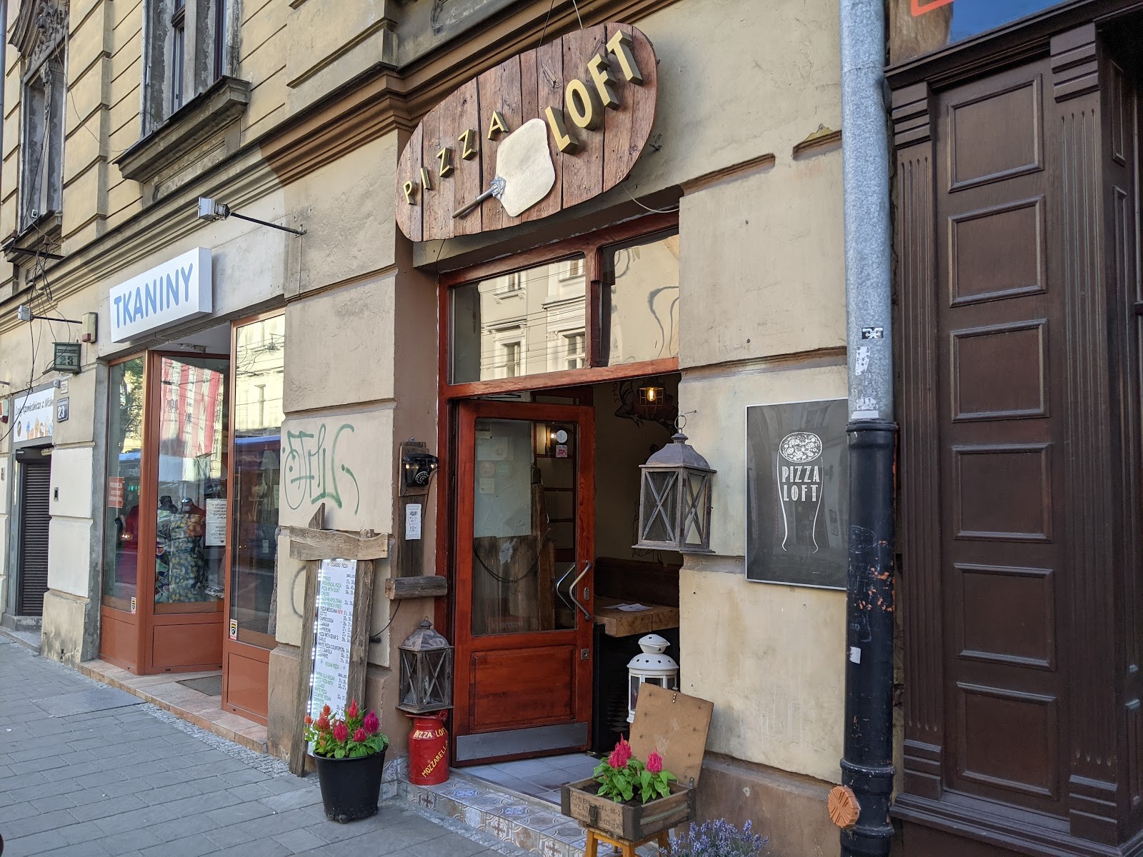 Pizza Loft: the place